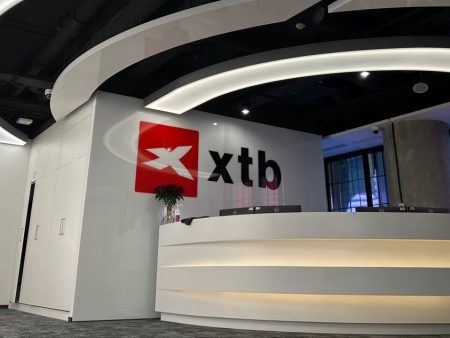 XTB Expands Reach Through SSC Napoli Sponsorship Deal